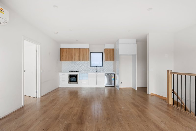 Photo - 3/41 Pennell Avenue, St Albans VIC 3021 - Image 7