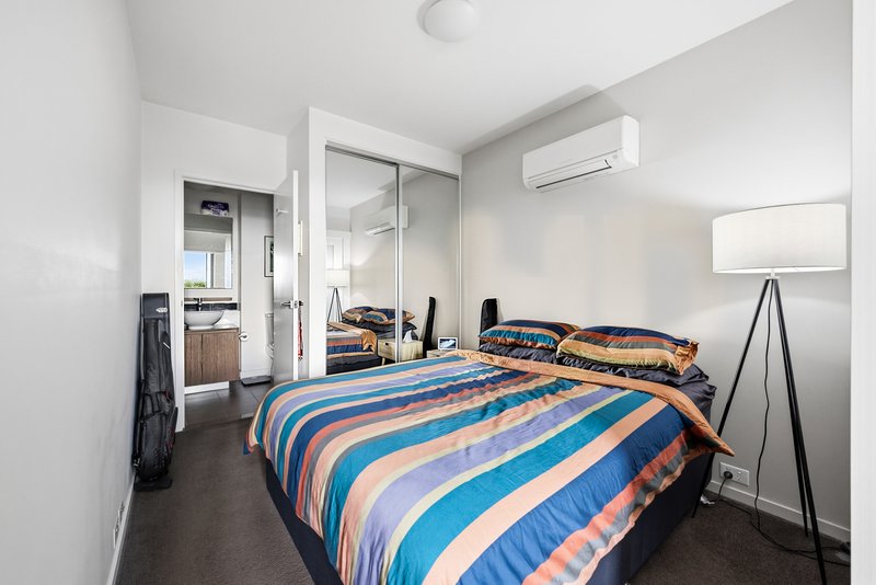 Photo - 3411/350 William Street, Melbourne VIC 3000 - Image 5