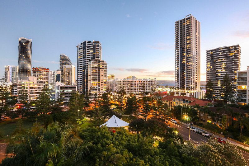 Photo - 34/121 Surf Parade, Broadbeach QLD 4218 - Image 26