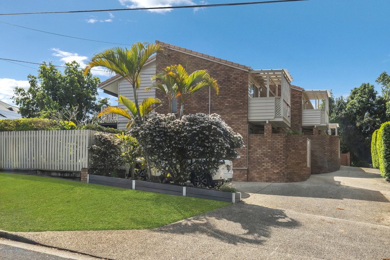 Photo - 3/42 Newcross Street, Indooroopilly QLD 4068 - Image 2