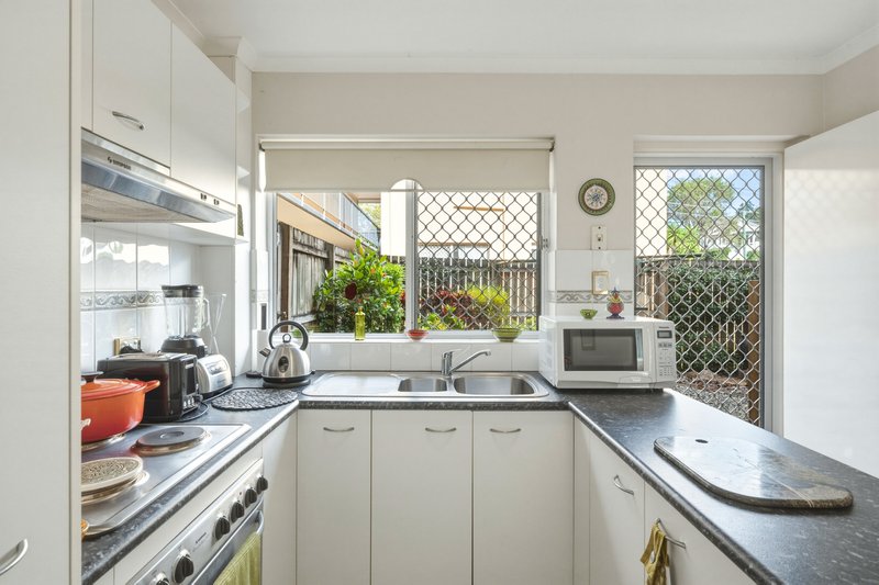 Photo - 3/43 Hunter Street, Greenslopes QLD 4120 - Image 2