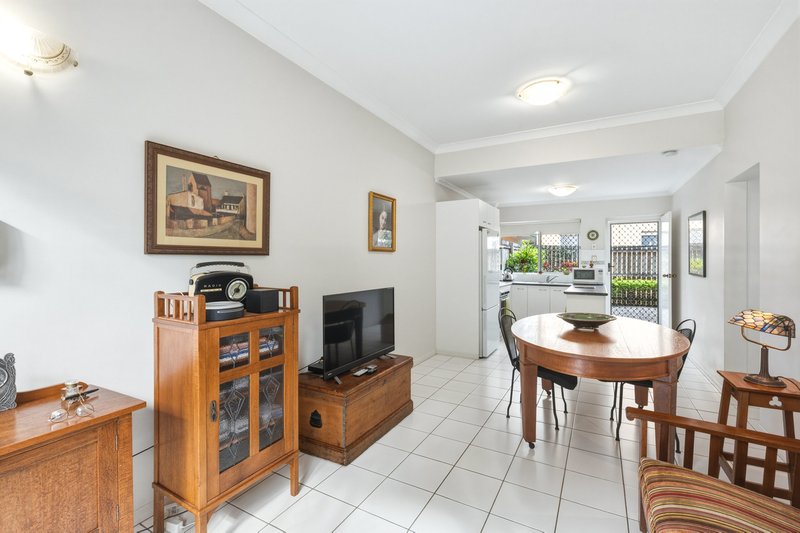 Photo - 3/43 Hunter Street, Greenslopes QLD 4120 - Image 4