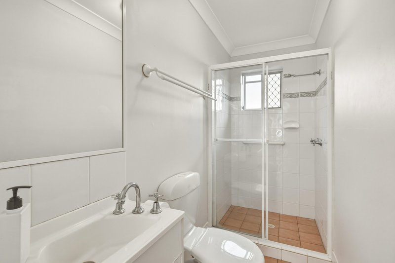 Photo - 3/43 Hunter Street, Greenslopes QLD 4120 - Image 6