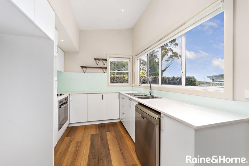 Photo - 3/43 Laurina Avenue, Helensburgh NSW 2508 - Image 3