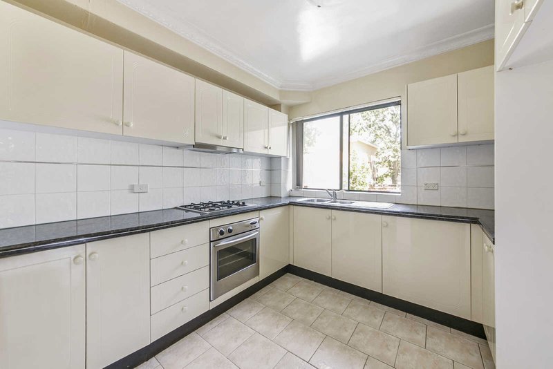 3/43 Memorial Av , Merrylands NSW 2160