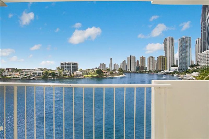 Photo - 34/30 Watson Esplanade, Surfers Paradise QLD 4217 - Image 8