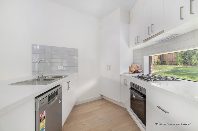 Photo - 3&4/4 Louisa Street, Croydon VIC 3136 - Image 4