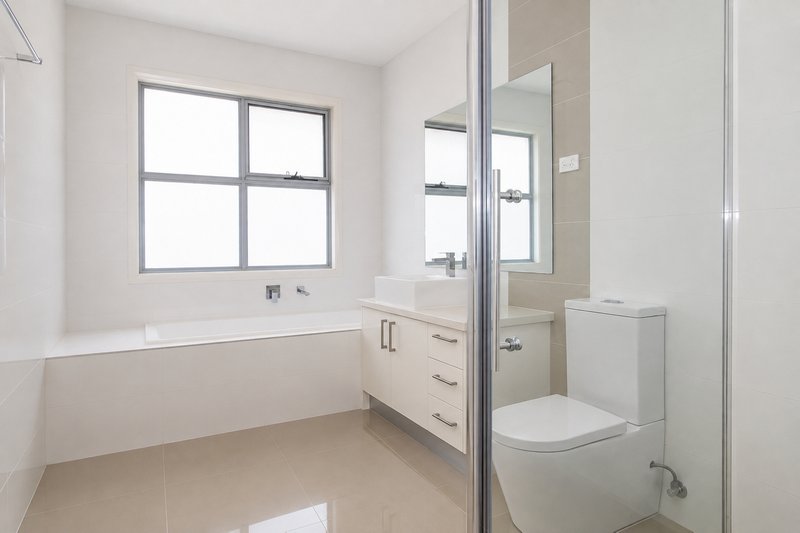 Photo - 3/44 Trumpington Terrace, Attwood VIC 3049 - Image 3