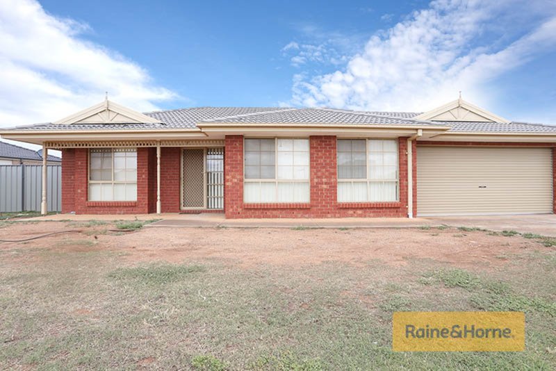 345 Centenary Avenue, Melton West VIC 3337