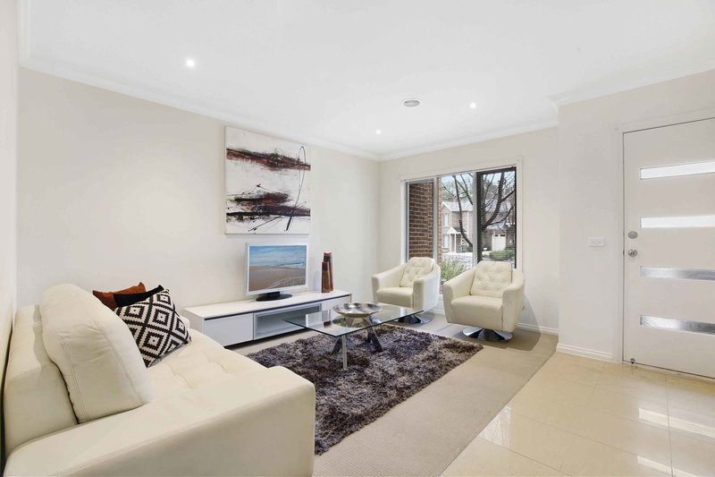 Photo - 34/5 Delacombe Drive, Mill Park VIC 3082 - Image 5