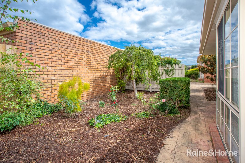 Photo - 3/45 Ligar Street, Sunbury VIC 3429 - Image 3