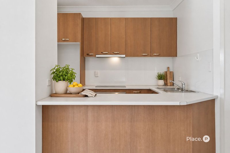 Photo - 3/45 Railway Avenue, Indooroopilly QLD 4068 - Image 6