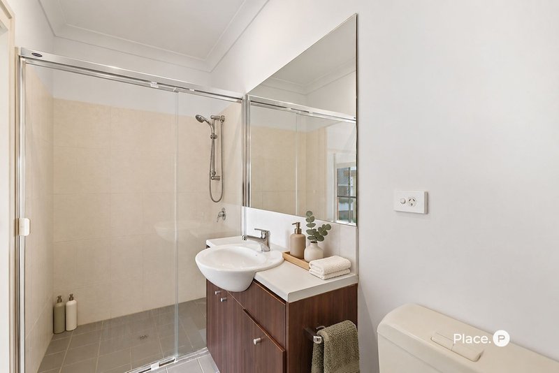 Photo - 3/45 Railway Avenue, Indooroopilly QLD 4068 - Image 11