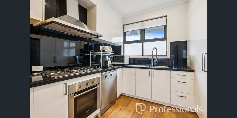 Photo - 3/450 Doncaster Road, Doncaster VIC 3108 - Image 3
