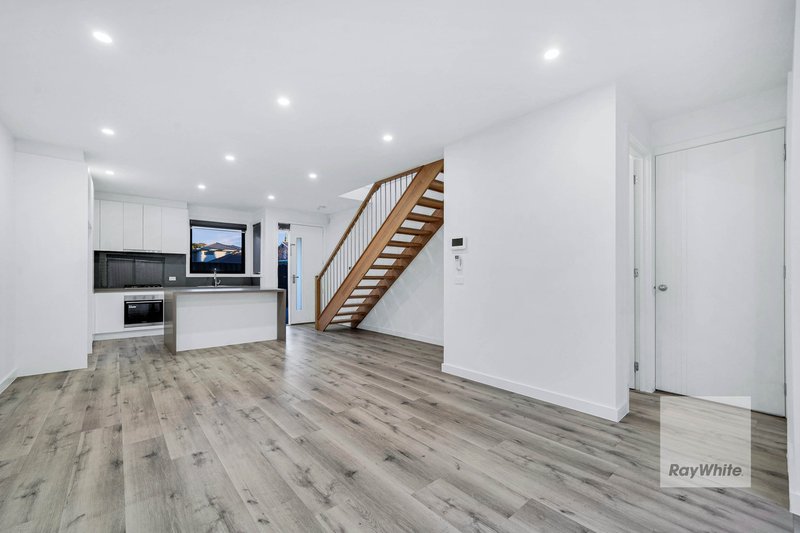 Photo - 3/46 Broadmeadows Road, Tullamarine VIC 3043 - Image 7