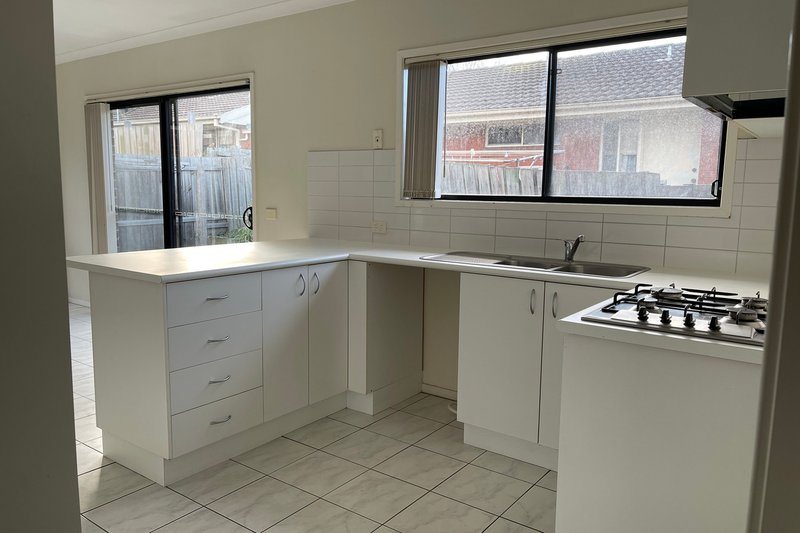 Photo - 3/46 Torquay Road, Belmont VIC 3216 - Image 3
