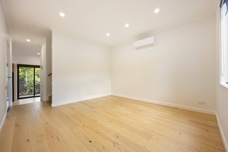 Photo - 3/46 Vinter Avenue, Croydon VIC 3136 - Image 2