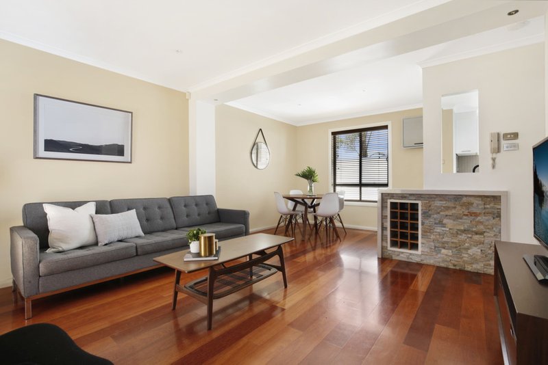 Photo - 3/47 Gipps Street, Wollongong NSW 2500 - Image 2