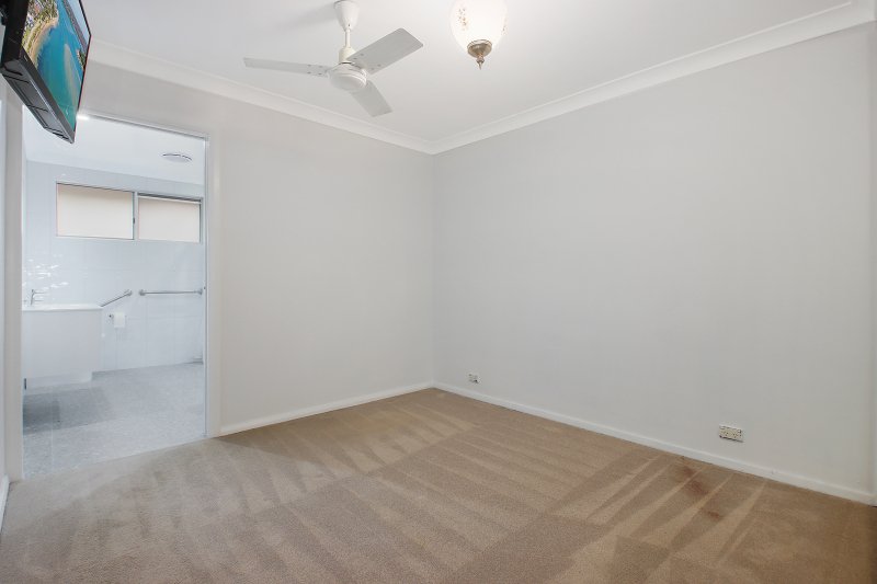 Photo - 347 Lawrence Street, West Wodonga VIC 3690 - Image 5