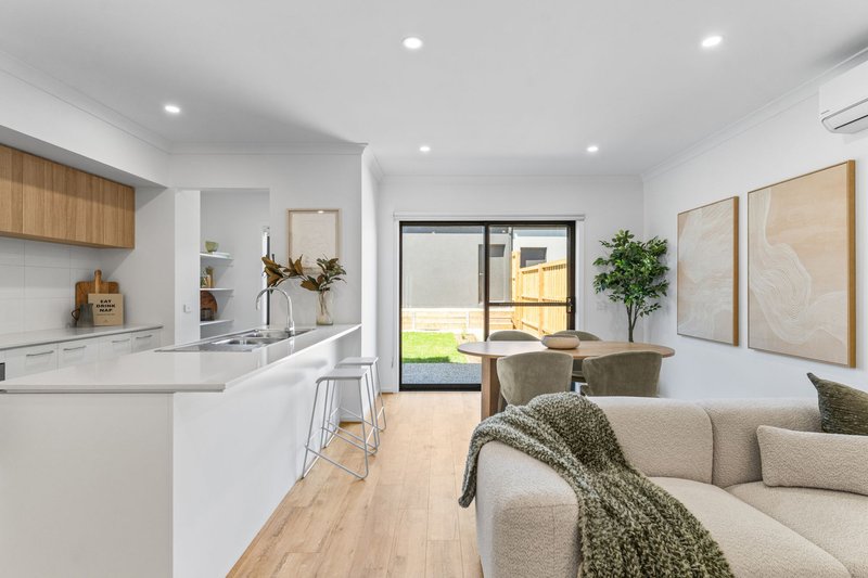 Photo - 347E Centre Road, Berwick VIC 3806 - Image 6