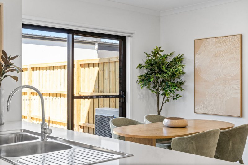 Photo - 347E Centre Road, Berwick VIC 3806 - Image 7