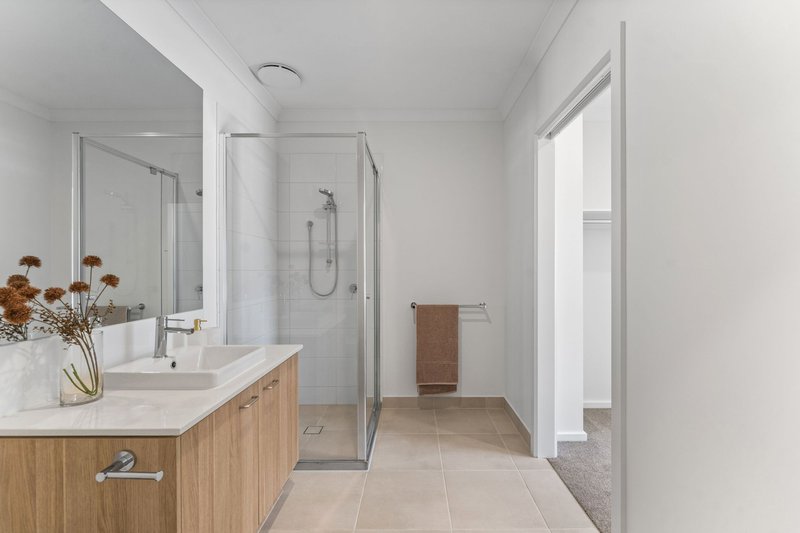 Photo - 347E Centre Road, Berwick VIC 3806 - Image 9