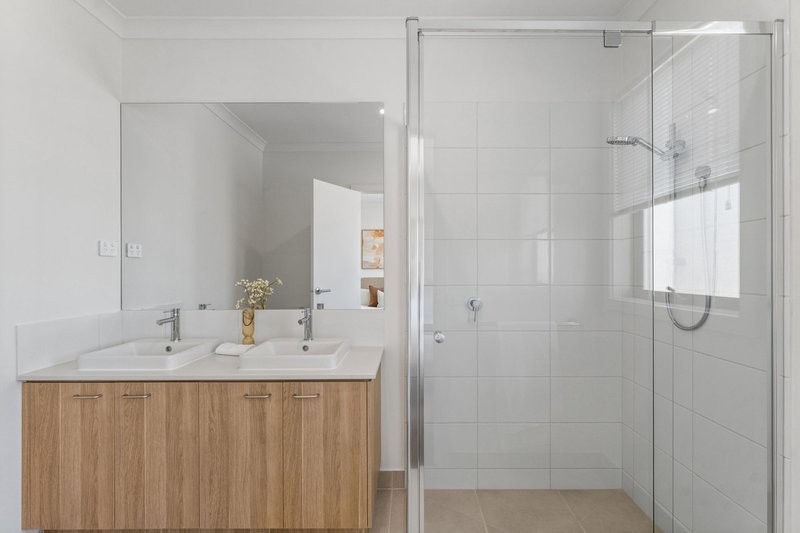 Photo - 347E Centre Road, Berwick VIC 3806 - Image 11