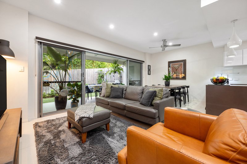Photo - 3/49 Hawthorne Road, Hawthorne QLD 4171 - Image 2