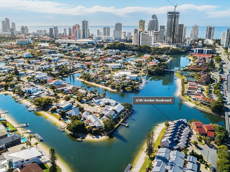 Photo - 3/49 Hooker Blvd , Broadbeach Waters QLD 4218 - Image 2