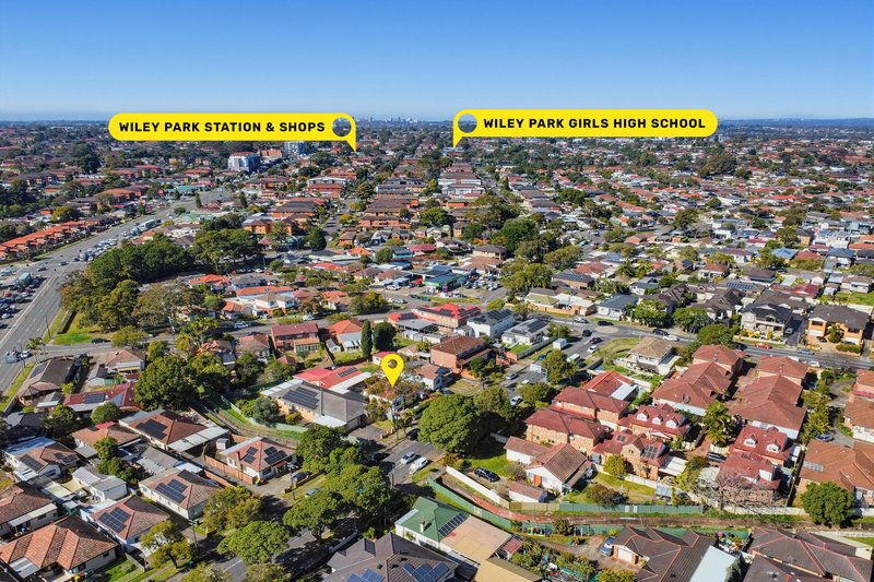 Photo - 349 Roberts Road, Greenacre NSW 2190 - Image 9
