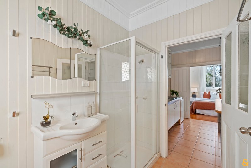 Photo - 349 Upper Esplanade, Manly QLD 4179 - Image 20