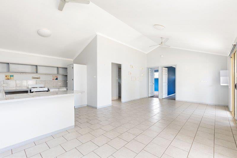 Photo - 34A Ann Street, Torquay QLD 4655 - Image 3