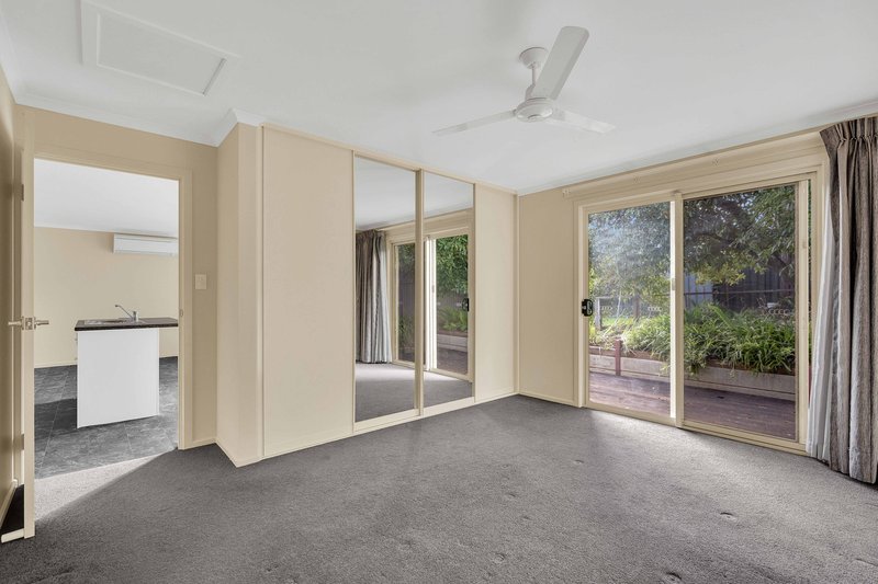 Photo - 34a Avis Court, Valley View SA 5093 - Image 4