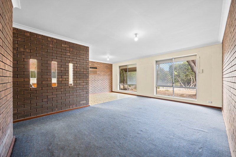 Photo - 34A Blackmore Avenue, Girrawheen WA 6064 - Image 4