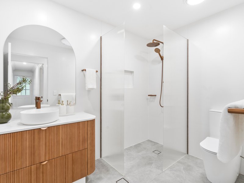 Photo - 34a Canada Place, Arundel QLD 4214 - Image 19