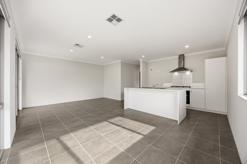 Photo - 34A Golden Bay Drive, Golden Bay WA 6174 - Image 3