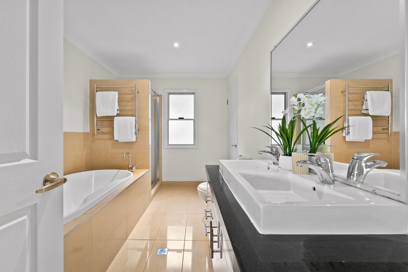 Photo - 34a Kimruska Place, The Gap QLD 4061 - Image 17