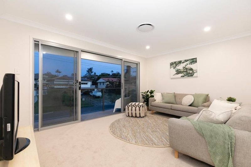 Photo - 34A Niven Street, Stafford Heights QLD 4053 - Image 9