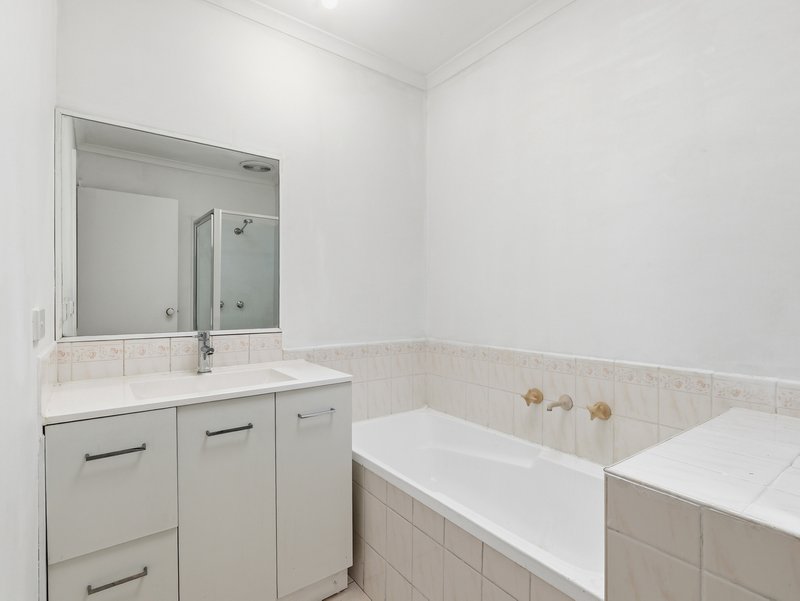 Photo - 34A Paringa Boulevard, Meadow Heights VIC 3048 - Image 12