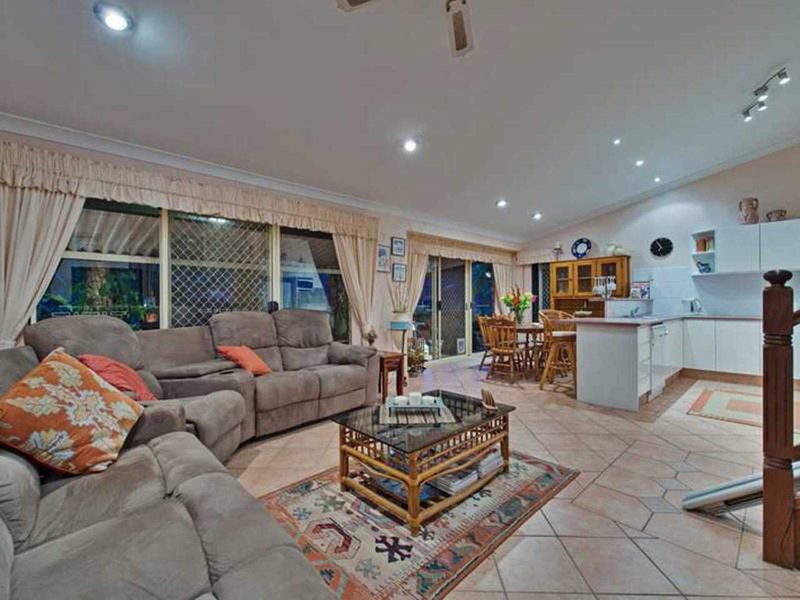 Photo - 34a Woodland Drive, Reedy Creek QLD 4227 - Image 5