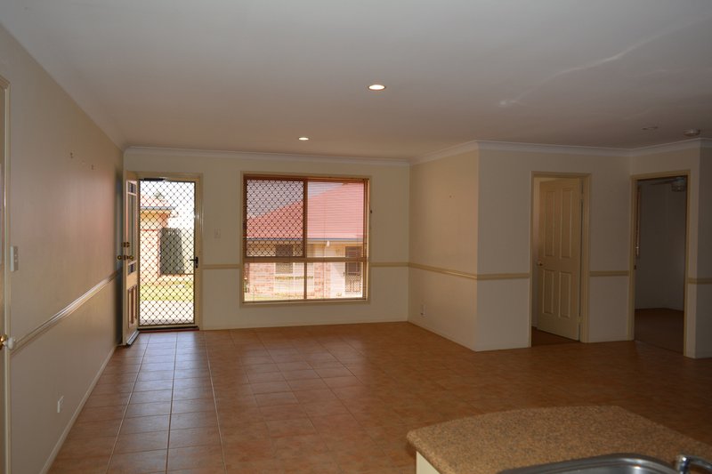 Photo - 3/4a Wyndham Street, North Toowoomba QLD 4350 - Image 2