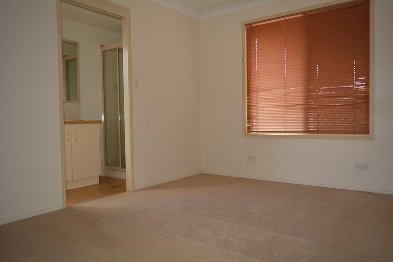 Photo - 3/4a Wyndham Street, North Toowoomba QLD 4350 - Image 4