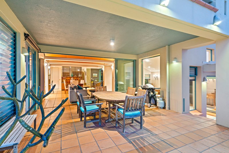 Photo - 35-37 Woodgee Street, Currumbin QLD 4223 - Image 6