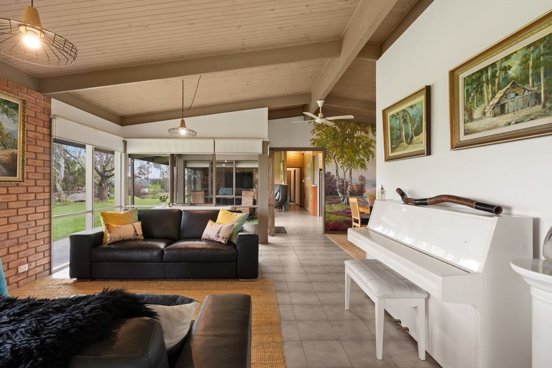 Photo - 35-45 Aurisch Drive, Narre Warren North VIC 3804 - Image 12