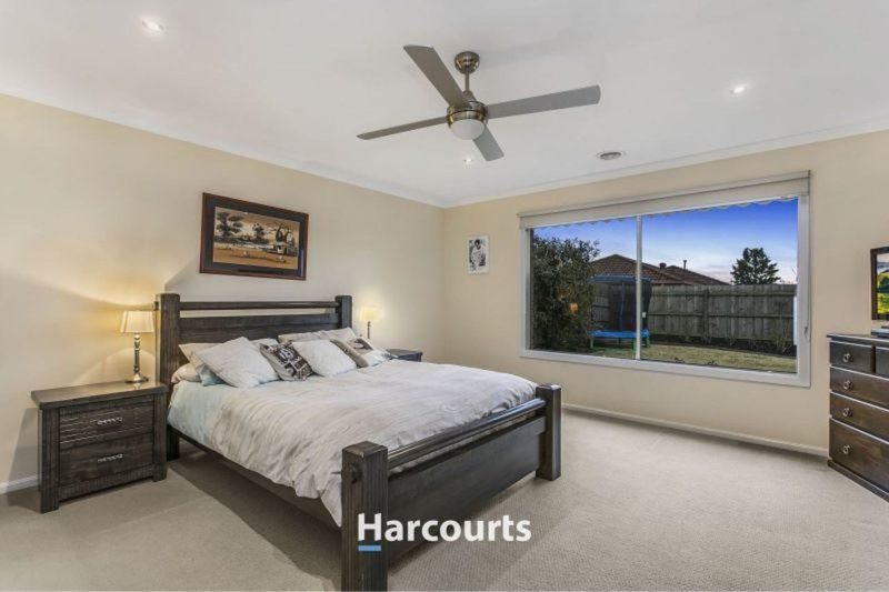 Photo - 35 Abbey Road, Narre Warren South VIC 3805 - Image 7