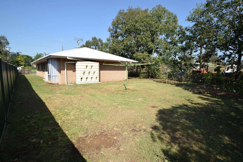 Photo - 35 Adelaide Street, Esk QLD 4312 - Image 4