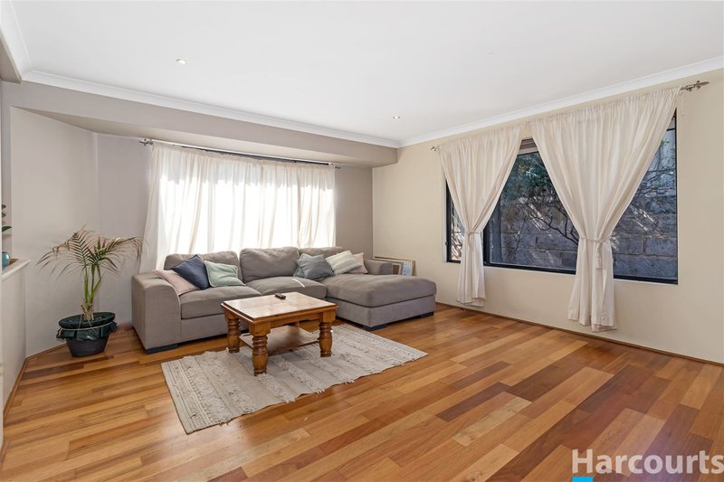 Photo - 35 Adriatic Way, Currambine WA 6028 - Image 3