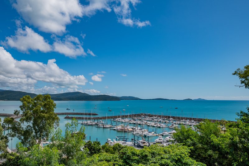 Photo - 35 Airlie Crescent, Airlie Beach QLD 4802 - Image 2