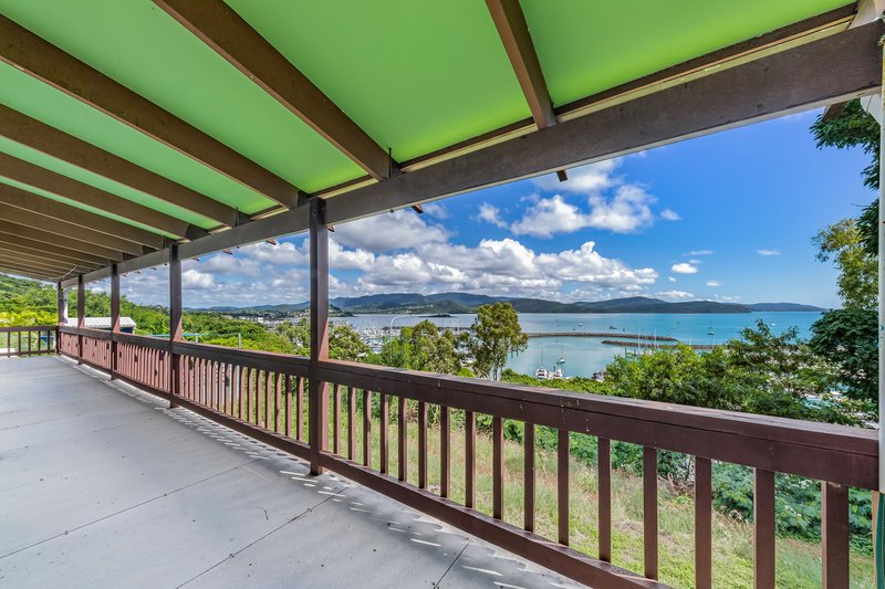 Photo - 35 Airlie Crescent, Airlie Beach QLD 4802 - Image 3