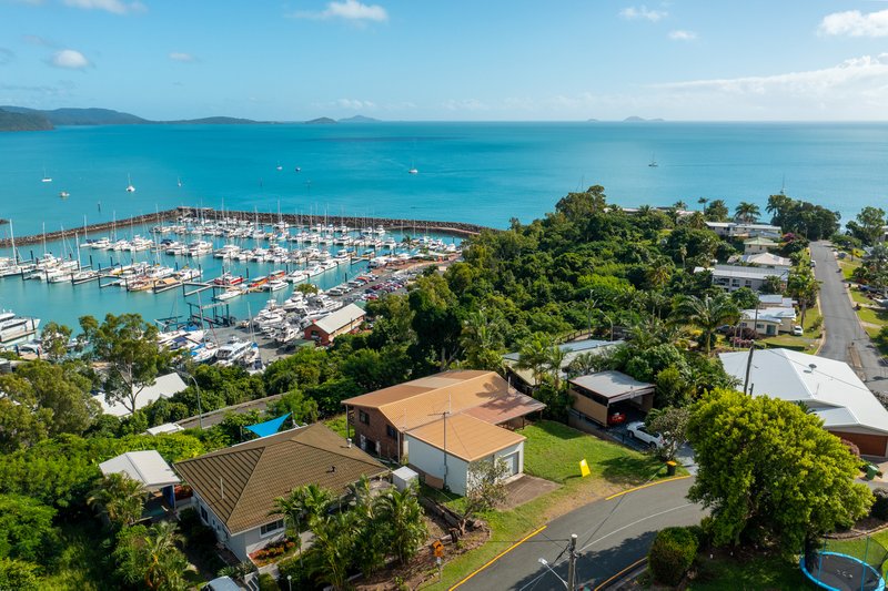 Photo - 35 Airlie Crescent, Airlie Beach QLD 4802 - Image 26